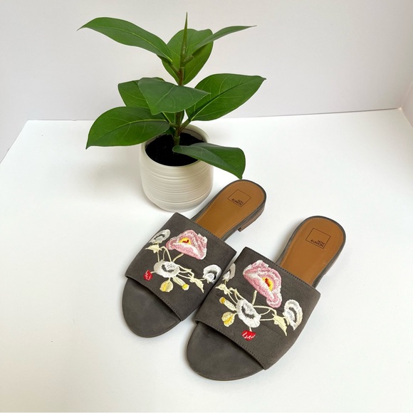 Suede & Embroidered Slides Size 7.5 •Nordstroms 14th & Union - Picture 2 of 9